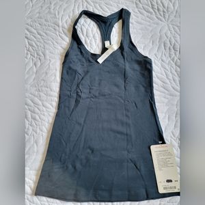 Lululemon tank size 4